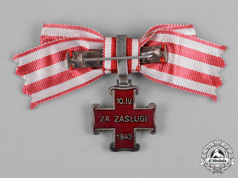 croatia,_independent_state._an_order_of_merit,_ladies_iii_class_cross,_c.1944_c18-052734