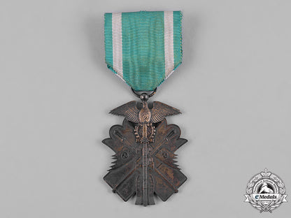 japan,_empire._an_order_of_the_golden_kite,_vii_class_with_case,_c.1940_c18-052874_1_1