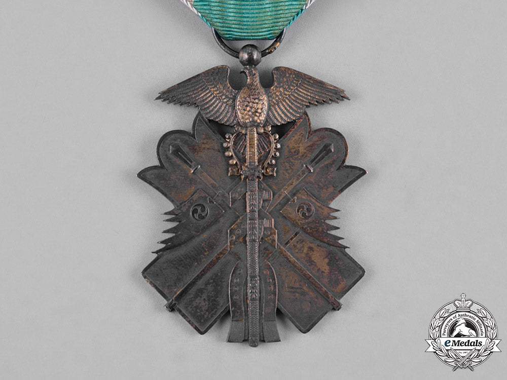 japan,_empire._an_order_of_the_golden_kite,_vii_class_with_case,_c.1940_c18-052876_1_1