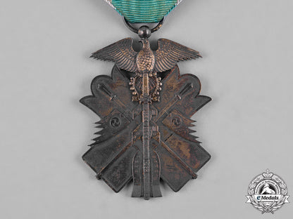 japan,_empire._an_order_of_the_golden_kite,_vii_class_with_case,_c.1940_c18-052876_1_1