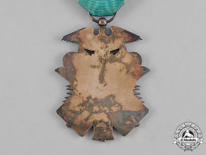japan,_empire._an_order_of_the_golden_kite,_vii_class_with_case,_c.1940_c18-052877_1_1