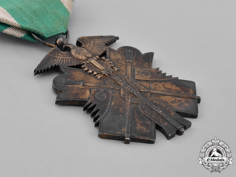 japan,_empire._an_order_of_the_golden_kite,_vii_class_with_case,_c.1940_c18-052878_1_1