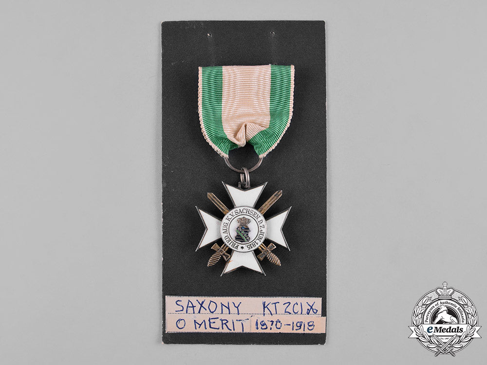 saxony,_kingdom._a_civil_merit_order,_ii_class_cross_with_swords,_by_scharffenberg,_c.1915_c18-052884