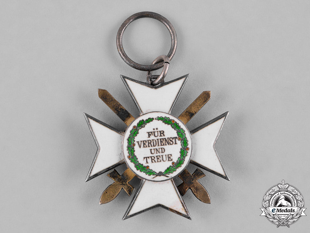 saxony,_kingdom._a_civil_merit_order,_ii_class_cross_with_swords,_by_scharffenberg,_c.1915_c18-052887