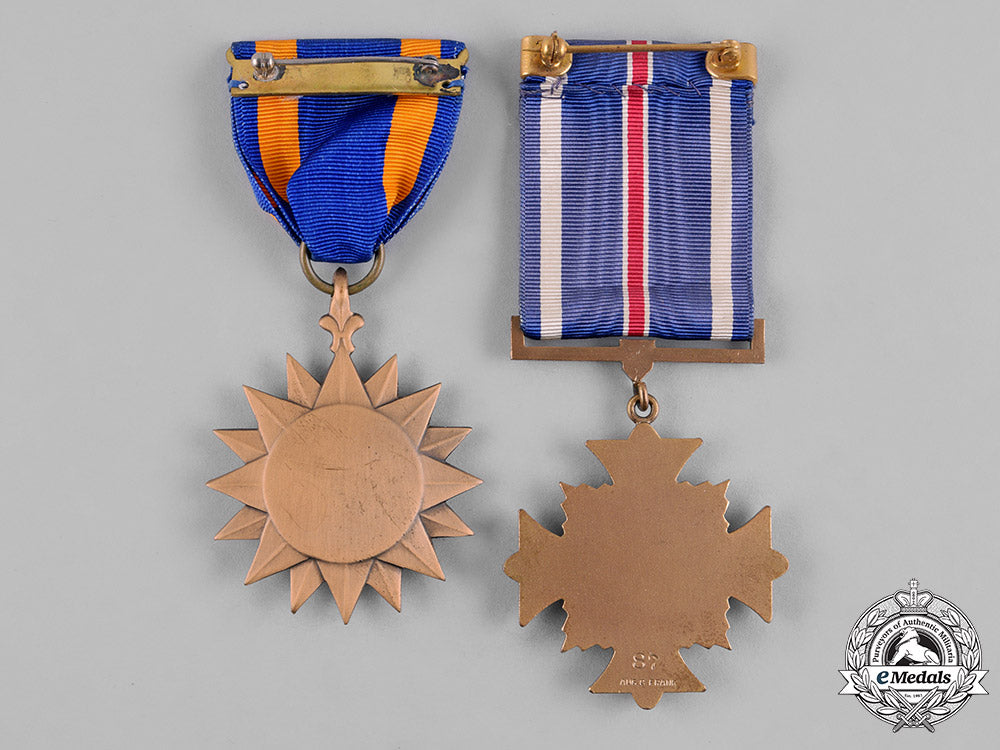 united_states._two_air_force_awards_with_case,_c.1950_c18-052965