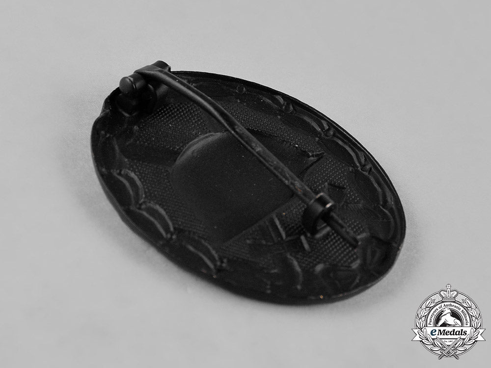 germany,_wehrmacht._a_group_of_wound_badges,_all_grades,1957_issue_c18-052987