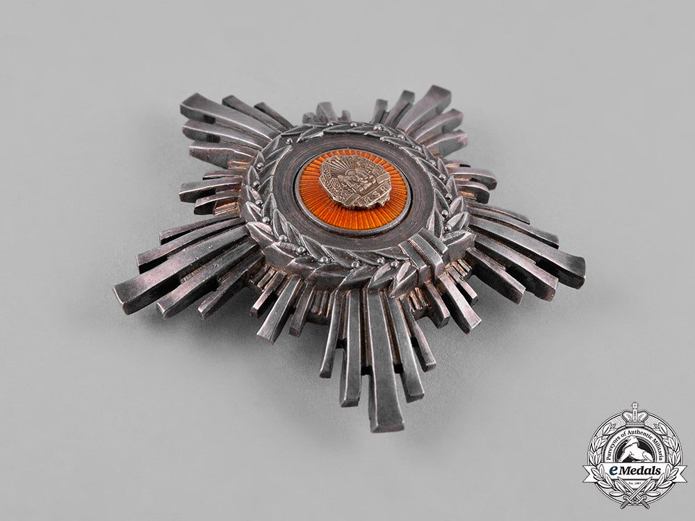romania,_socialist_republic._an_order_of_the_star_of_the_romanian_socialist_republic,_iii_class_c18-053133_1_1