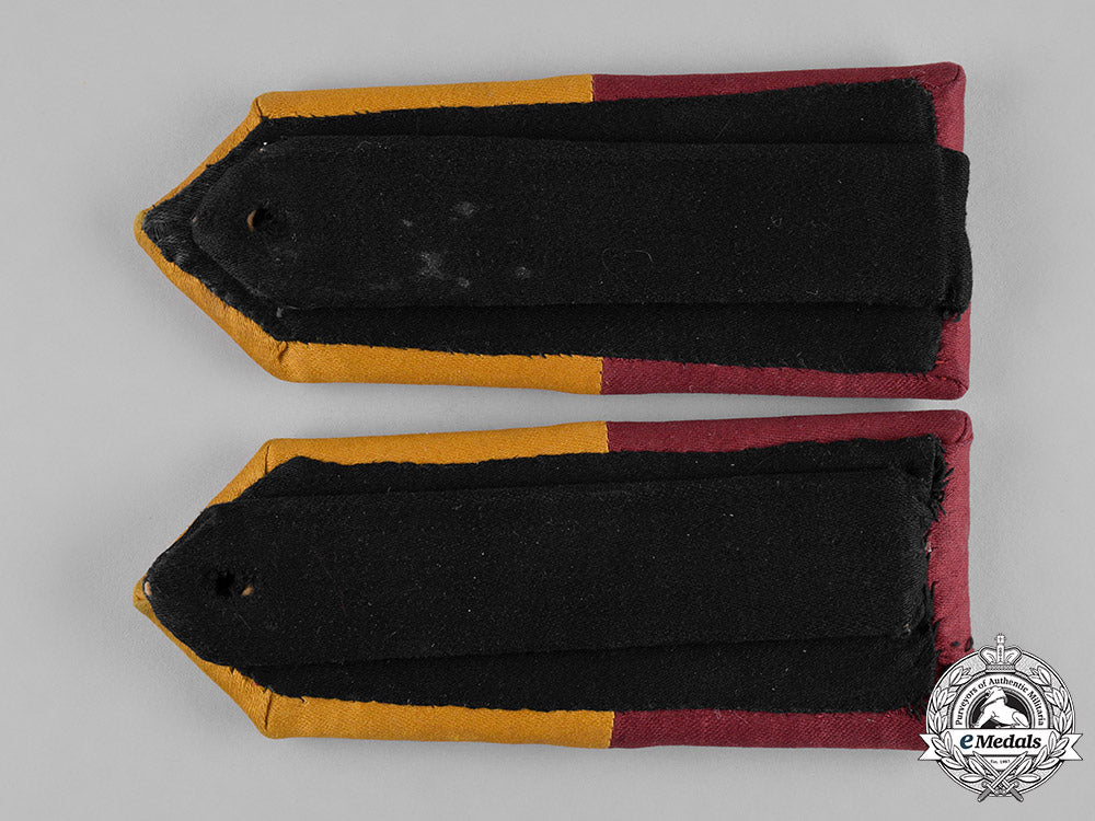 italy,_kingdom._a_shoulder_board_pair,_c.1940_c18-053234