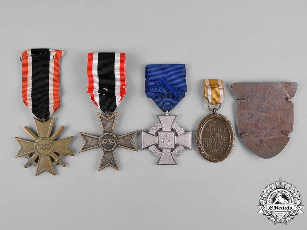 germany,_wehrmacht._a_lot_of_second_war_period_decorations&_medals_c18-053291