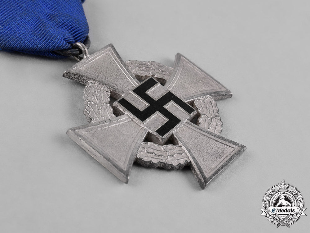 germany,_wehrmacht._a_lot_of_second_war_period_decorations&_medals_c18-053297