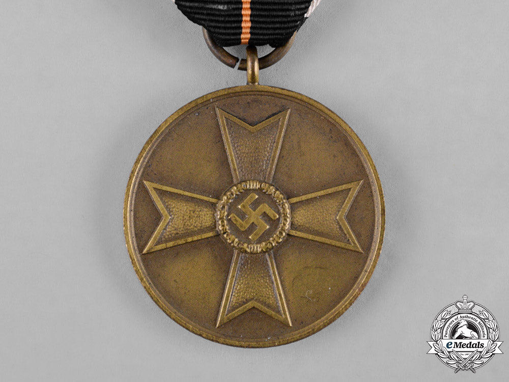 germany,_third_reich._a_pair_of_second_war_period_decorations_c18-053417