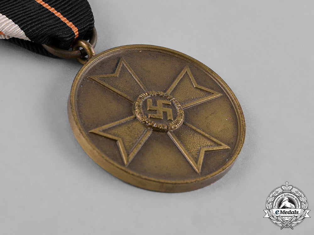 germany,_third_reich._a_pair_of_second_war_period_decorations_c18-053419