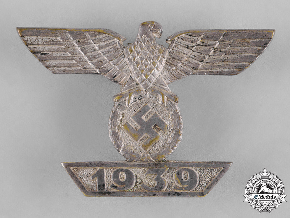 germany,_wehrmacht._a_clasp_to_the_iron_cross_i_class,_by_wilhelm_deumer_c18-053447