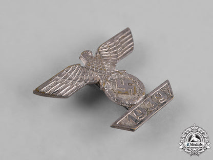 germany,_wehrmacht._a_clasp_to_the_iron_cross_i_class,_by_wilhelm_deumer_c18-053449