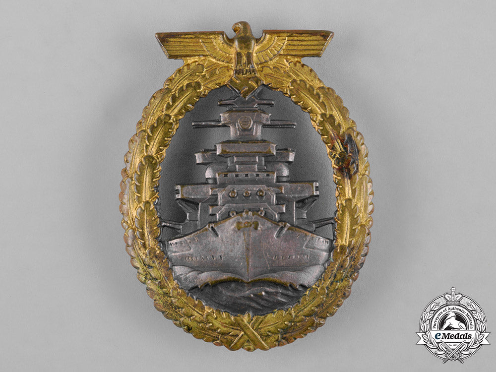 germany,_kriegsmarine._a_high_seas_fleet_badge,_by_c._schwerin&_sohn_c18-053491