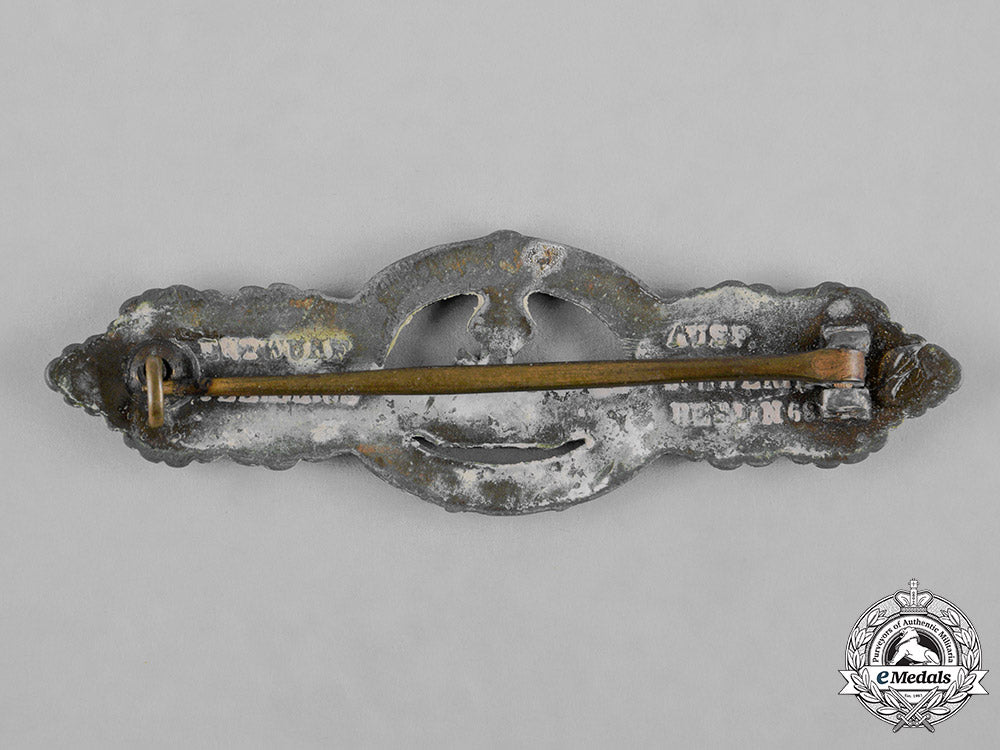 germany,_kriegsmarine._a_u-_boat_front_clasp,_bronze_grade,_by_c._schwerin,2_nd_pattern_c18-053510