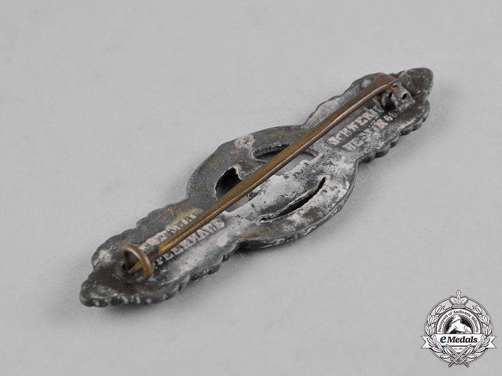germany,_kriegsmarine._a_u-_boat_front_clasp,_bronze_grade,_by_c._schwerin,2_nd_pattern_c18-053512
