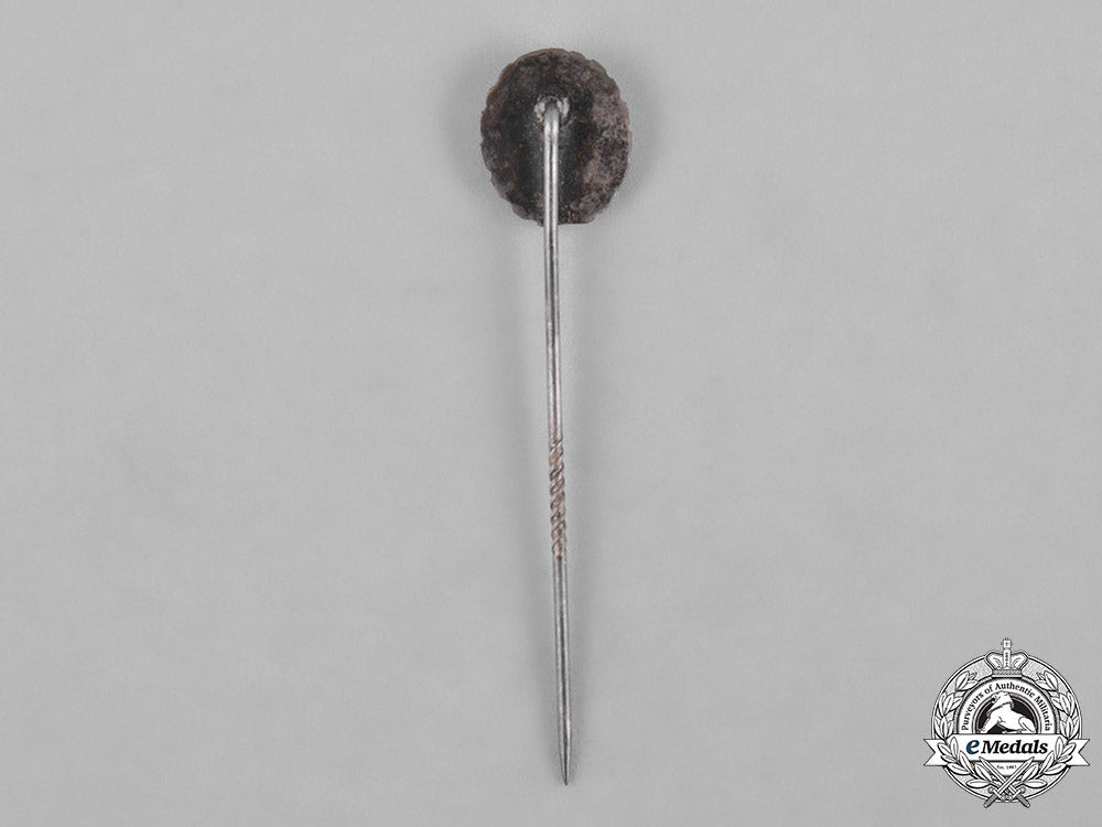 germany,_imperial._a_pair_of_wound_badges,_silver_and_black_grades,_and_a_stickpin_c18-053547