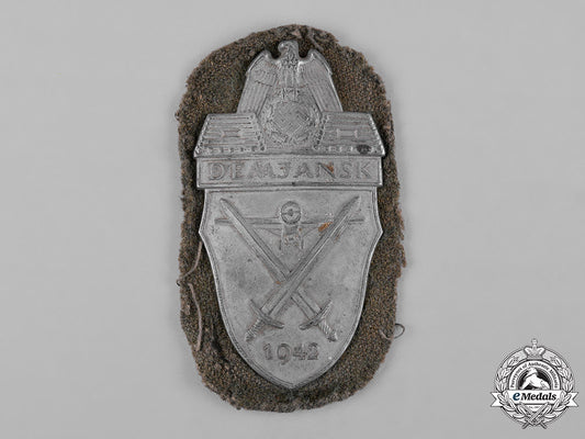 germany,_wehrmacht._an_army_issued_demjansk_shield_c18-053550