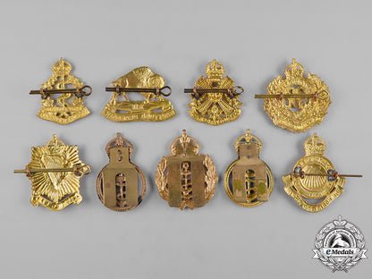 canada._a_lot_of_nine_cap_badges,_c.1950_c18-053879_1