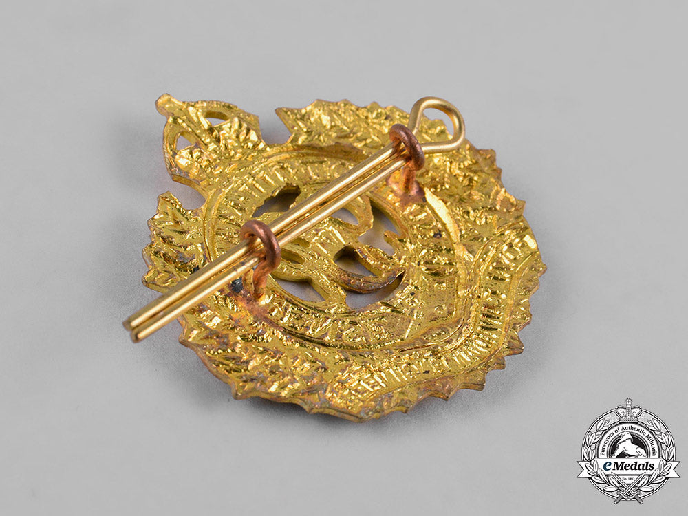 canada._a_lot_of_nine_cap_badges,_c.1950_c18-053883_1