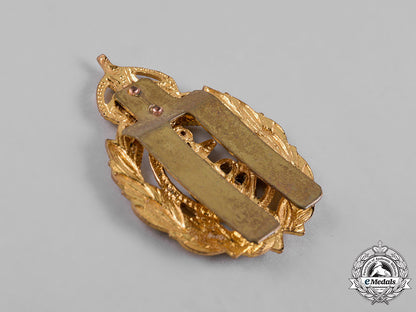 canada._a_lot_of_nine_cap_badges,_c.1950_c18-053886_1