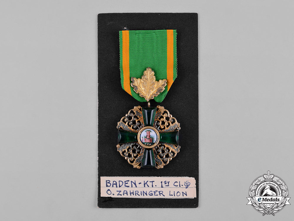 baden,_duchy._an_order_of_the_zähringer_lion,_i_class_knight_with_oak_leaves,_c.1900_c18-054075