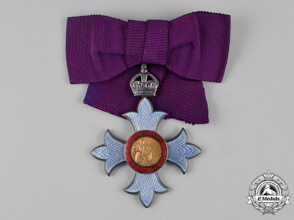 united_kingdom._a_most_excellent_order_of_the_british_empire,_commander's_badge(_cbe)_for_ladies,_c._c18-054111
