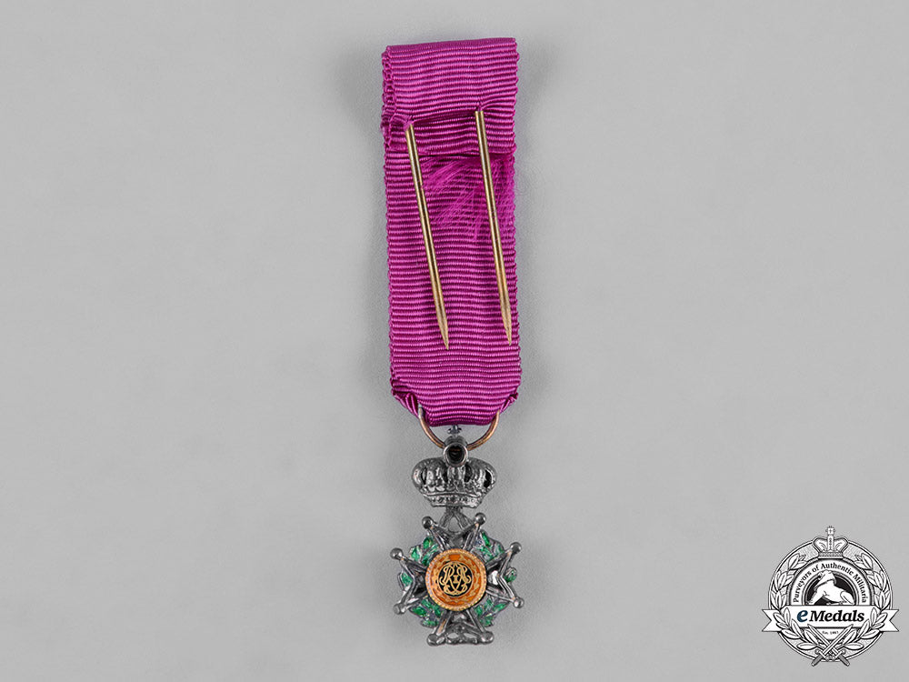 belgium,_kingdom._a_minature_order_of_leopold_with_diamonds,_c.1900_c18-054292