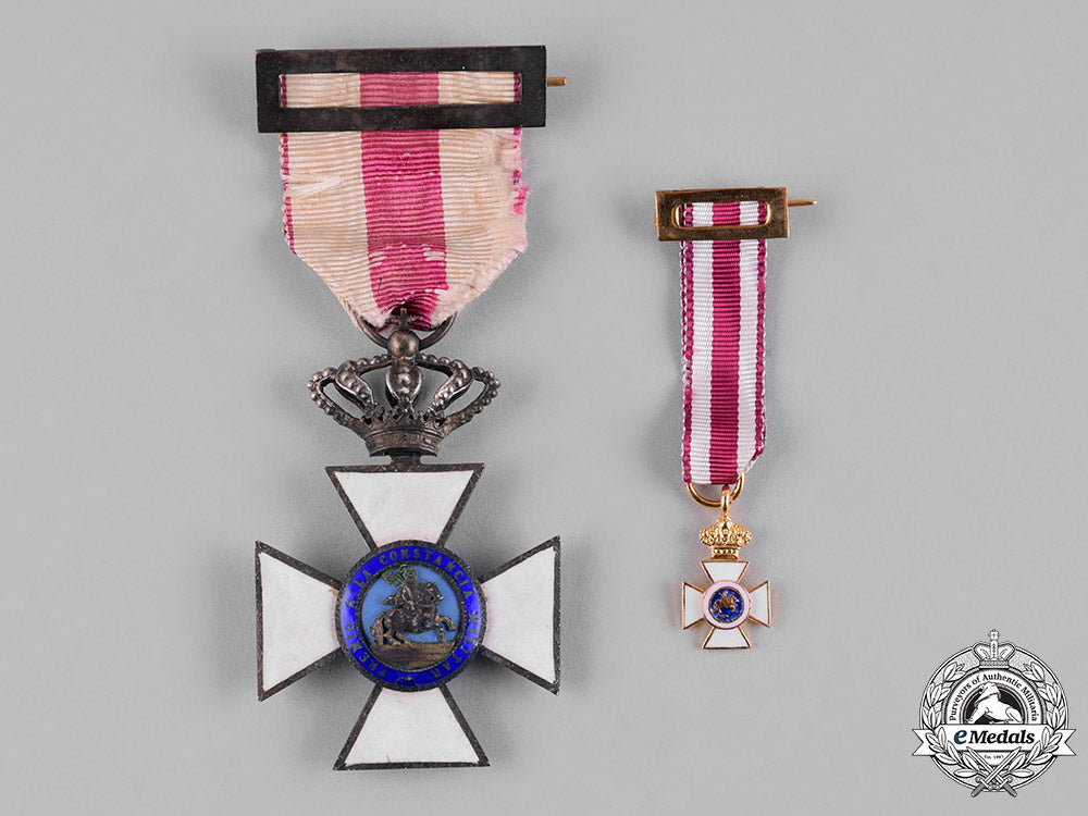 spain,_kingdom._a_military_order_of_st._hermenegildo,_gold_cross_with_miniature_c.1930_c18-054413_1