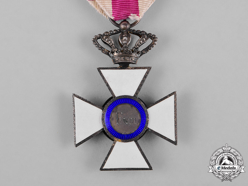spain,_kingdom._a_military_order_of_st._hermenegildo,_gold_cross_with_miniature_c.1930_c18-054417_1