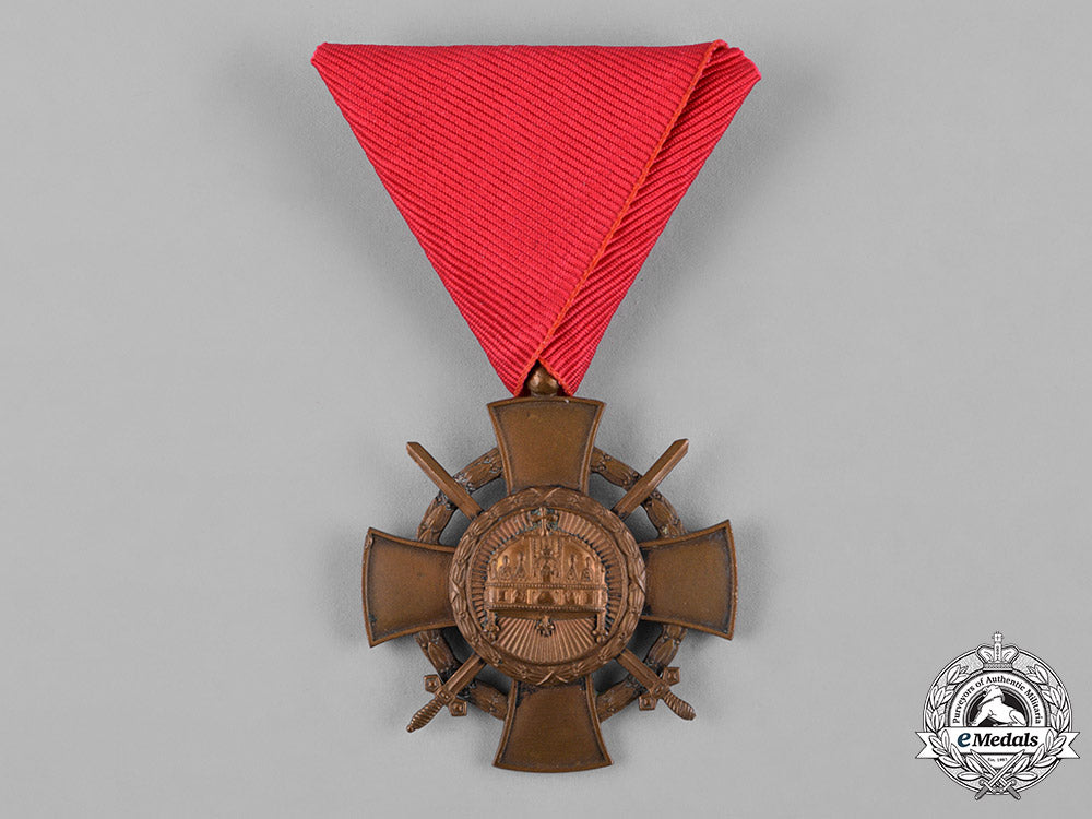 hungary,_kingdom._an_order_of_the_holy_crown,_bronze_cross_with_war_decoration_and_swords_c18-054513_2_1