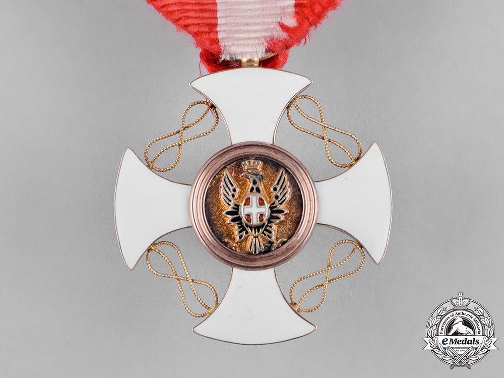italy,_kingdom._an_order_of_the_crown_of_italy_in_gold,_officer_in_case,_c.1900_c18-054566
