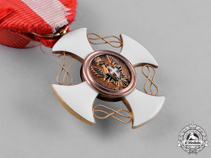 italy,_kingdom._an_order_of_the_crown_of_italy_in_gold,_officer_in_case,_c.1900_c18-054568