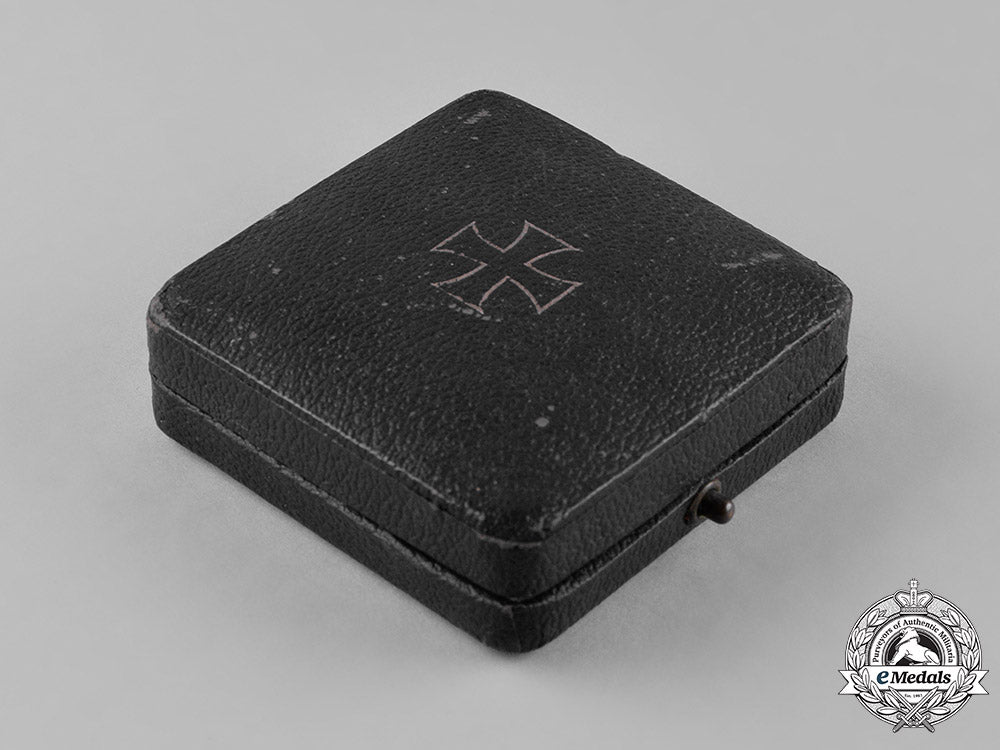 germany,_wehrmacht._a1939_iron_cross_i_class_by_steinhauer&_lück_with_case_c18-054587