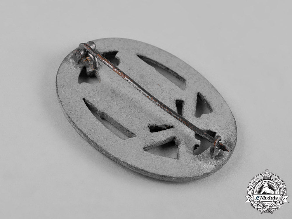 germany,_wehrmacht._a_general_assault_badge_c18-054633