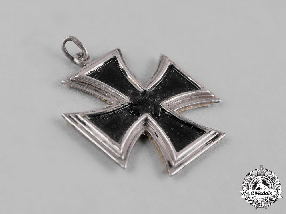 germany,_wehrmacht._a1939_iron_cross_ii_class_miniature_pendant_c18-054649