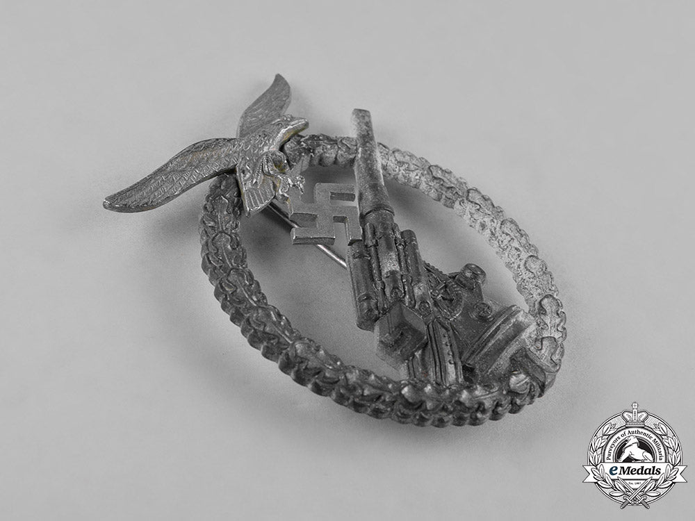 germany,_luftwaffe._a_flak_badge_c18-054775