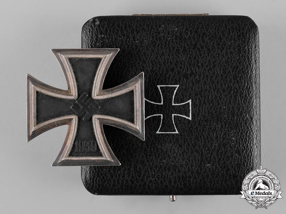 germany,_wehrmacht._a1939_iron_cross_i_class_with_case_c18-054800