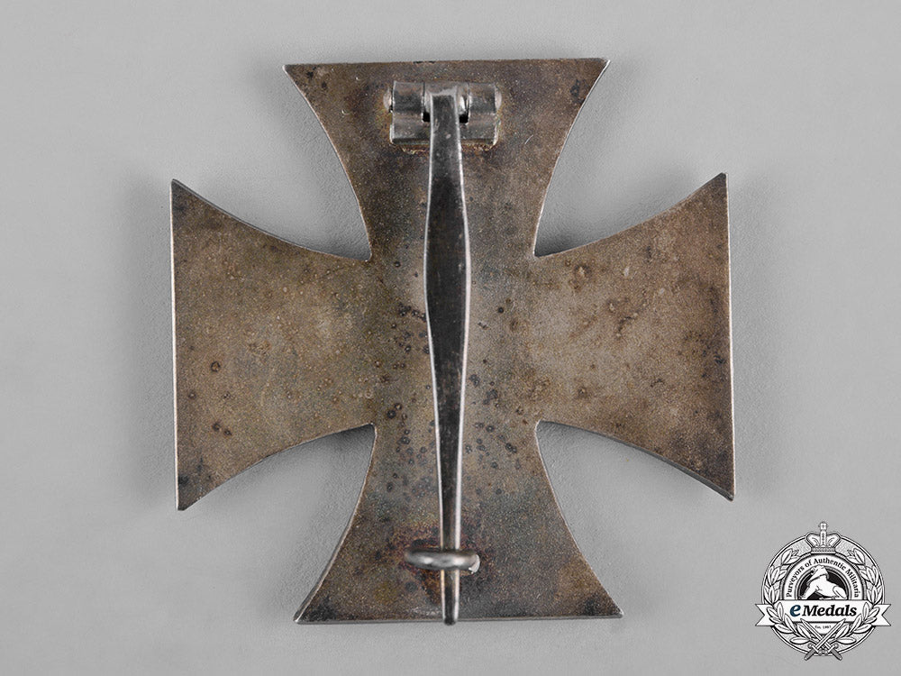 germany,_wehrmacht._a1939_iron_cross_i_class_with_case_c18-054802