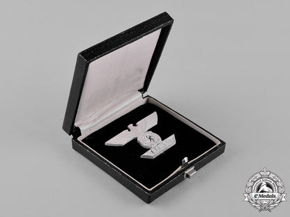 germany,_wehrmacht._a_cased_clasp_to_the1939_iron_cross_i_class,_type_a,_by_b.h._mayer_c18-054945