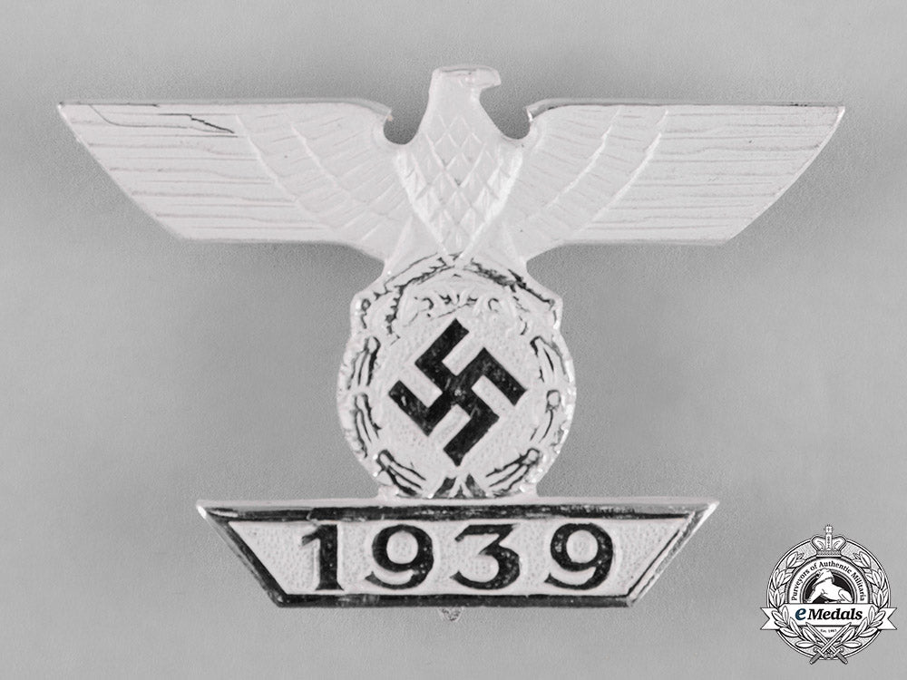 germany,_wehrmacht._a_cased_clasp_to_the1939_iron_cross_i_class,_type_a,_by_b.h._mayer_c18-054946
