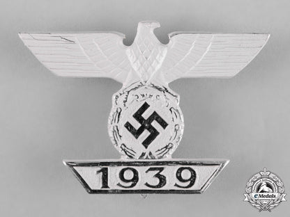 germany,_wehrmacht._a_cased_clasp_to_the1939_iron_cross_i_class,_type_a,_by_b.h._mayer_c18-054946