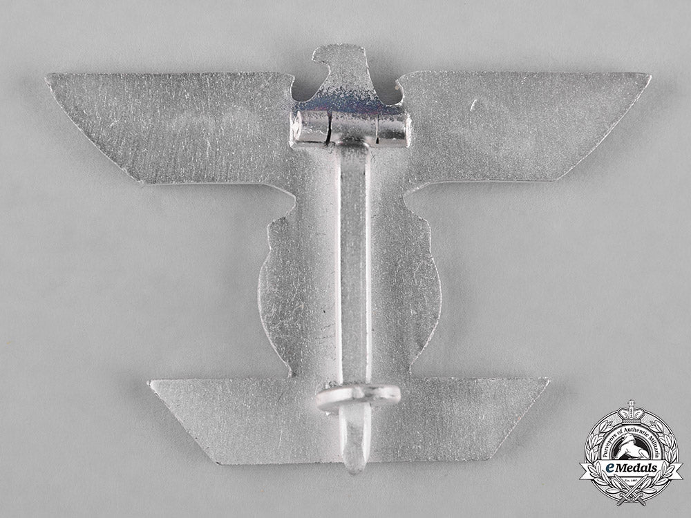 germany,_wehrmacht._a_cased_clasp_to_the1939_iron_cross_i_class,_type_a,_by_b.h._mayer_c18-054947
