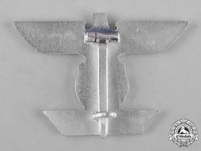 germany,_wehrmacht._a_cased_clasp_to_the1939_iron_cross_i_class,_type_a,_by_b.h._mayer_c18-054947