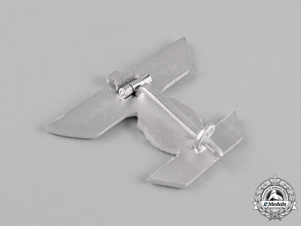 germany,_wehrmacht._a_cased_clasp_to_the1939_iron_cross_i_class,_type_a,_by_b.h._mayer_c18-054949