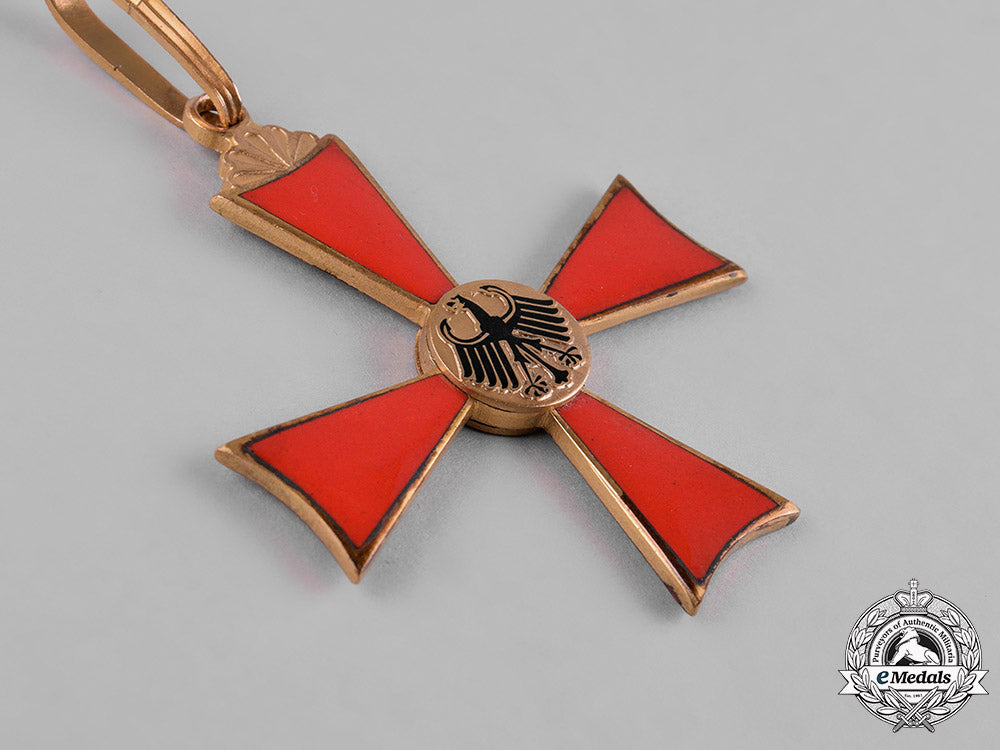 germany,_federal_republic._a_cased_order_of_merit_of_the_federal_republic_of_germany_by_c.e._juncker_c18-055036