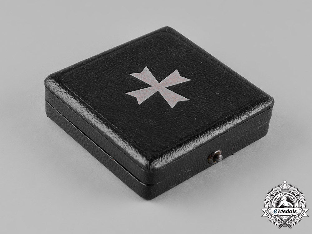 germany,_wehrmacht._a_cased_war_merit_cross_i_class_c18-055086