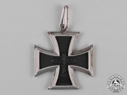 germany,_wehrmacht._a_cased_knight’s_cross_of_the_iron_cross,1957_issue_c18-055149