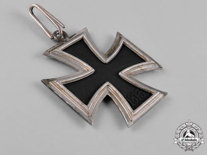 germany,_wehrmacht._a_cased_knight’s_cross_of_the_iron_cross,1957_issue_c18-055151